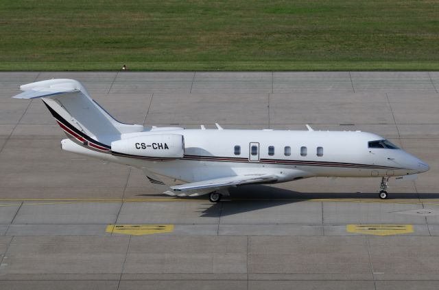 Canadair Challenger 350 (CS-CHA)