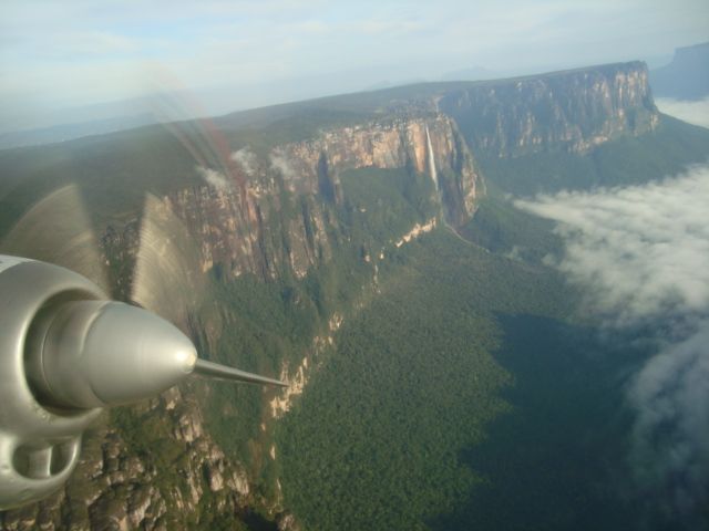Antonov An-26 (YV-1403) - SALTO ANGEL VENEZUELA