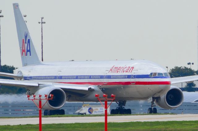 Boeing 777-200 (N793AN) - American B777-200 N793AN Departing KDFW for Korea 08/15/2013