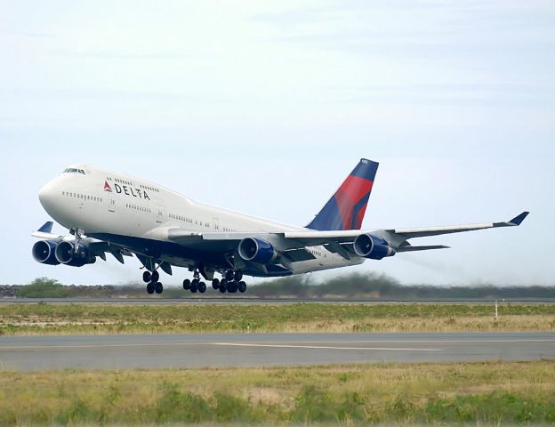 Boeing 747-400 (N662US)