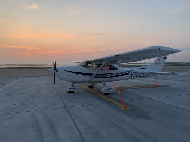 Cessna Skylane (N72658)