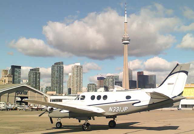 Beechcraft King Air 90 (RLI331)