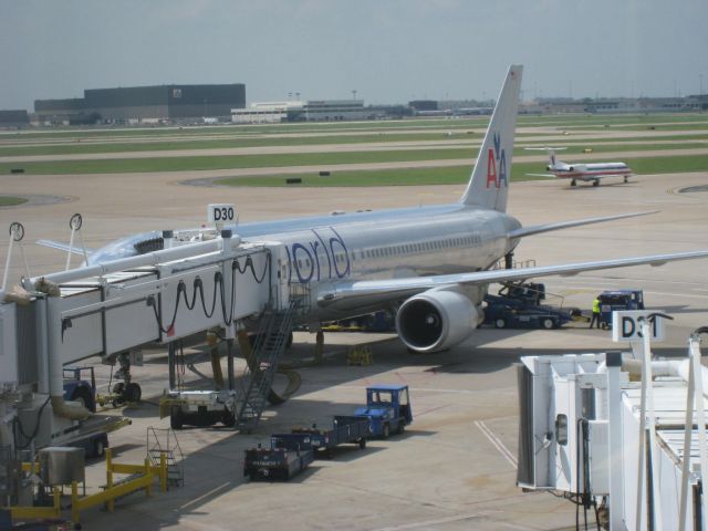 BOEING 767-300 (N395AN) - came in to gate d30 in dfw from cdg on 4/11/12 flt 49 aal