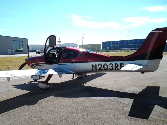 Cirrus SR-22 (N203RF) - KRAP