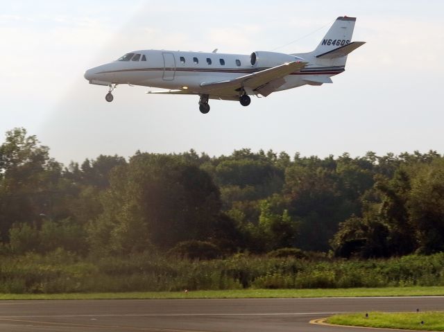 Cessna Citation Excel/XLS (N646QS) - Landing runway 01.