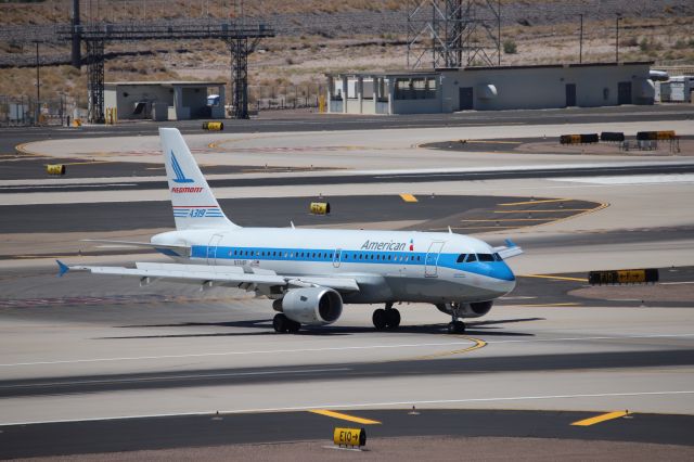 Airbus A319 (N744P)