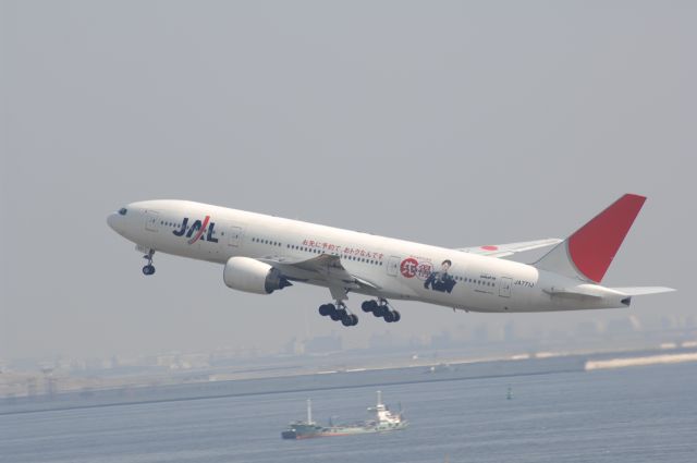 Boeing 777-200 (JA771J) - Departure at Haneda Intl Airport 34R on 2007/3/10 Sakitoku Title