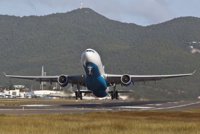 Airbus A330-300 (F-GOTO) - air caraibes
