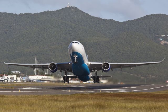 Airbus A330-300 (F-GOTO) - air caraibes