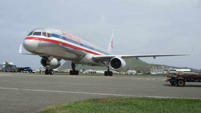 Boeing 757-200 (N674AN)