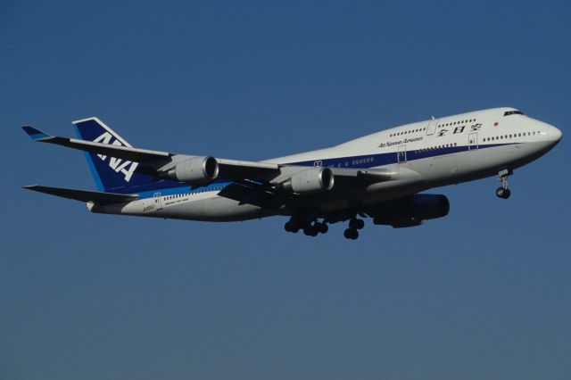 Boeing 747-400 (JA8962) - Final Approach to Narita Intl Airport Rwy34L on 1996/02/11