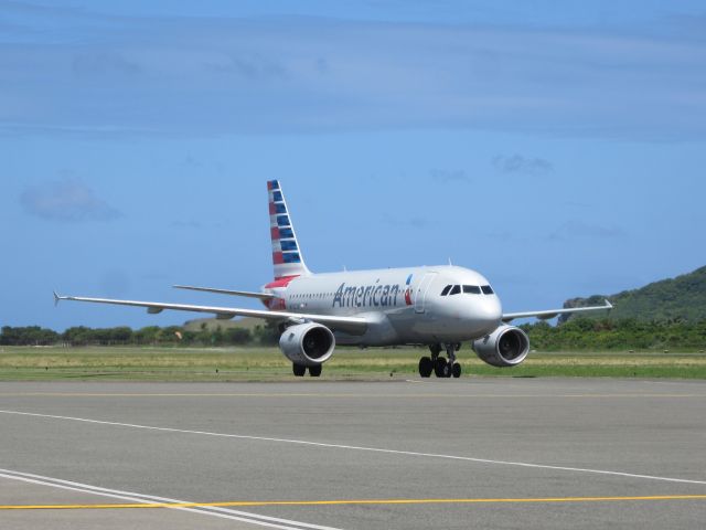 Airbus A321 (N733UW)