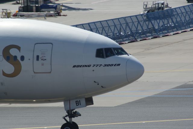 BOEING 777-300 (A6-EBI) - Emirates B777-36N/ER