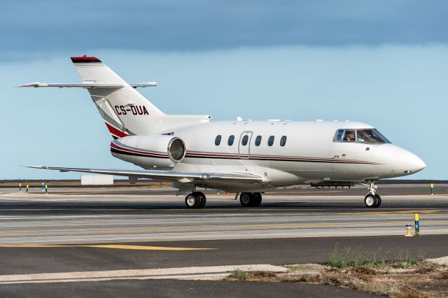 Hawker 800 (CS-DUA)