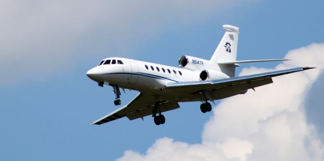 Dassault Falcon 50 (N54YR) - On short final is this 2003 Dassault Mystere Falcon 50 in the Summer of 2022.