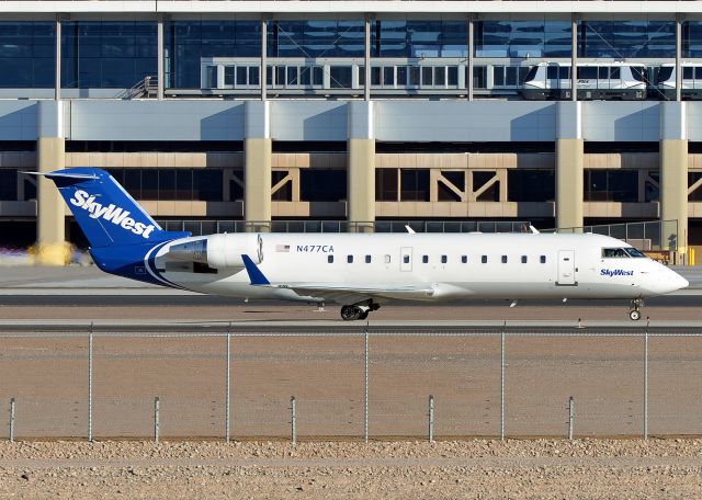 Canadair Regional Jet CRJ-200 (N477CA)