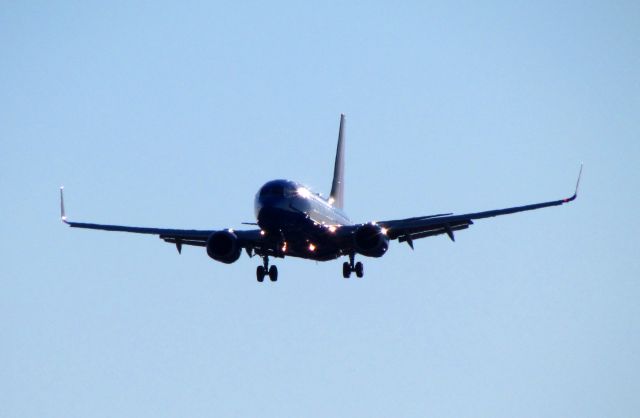 Boeing 737-700 (N7707C)