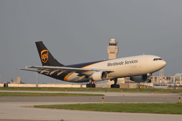 Airbus A300F4-600 (N153UP) - UPS9709, an Airbus A300 freighter arriving from Philadelphia Intl (KPHL), touching down on RWY 24R early evening on 27 Jul 2021. 