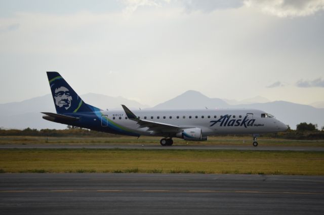 Embraer 175 (N182SY) - Departing for KSLC/SLC on 31 after spending some time on the ground diverted due to weather. 