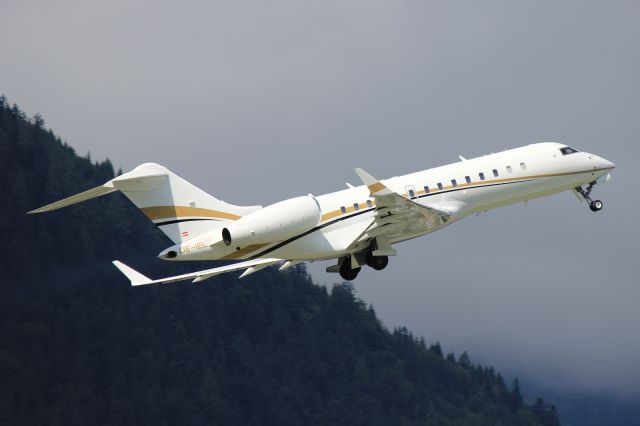 Bombardier Global Express (OE-IEL)