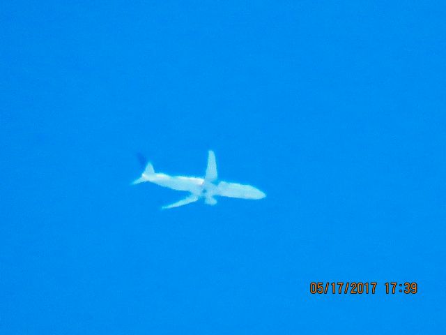 Boeing 737-900 (N69833)