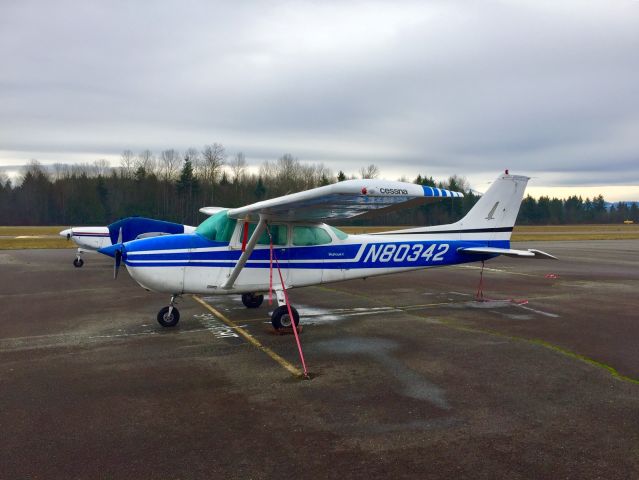 Cessna Skyhawk (N80342) - N80342 parked at Thun Field, waiting for its next student.