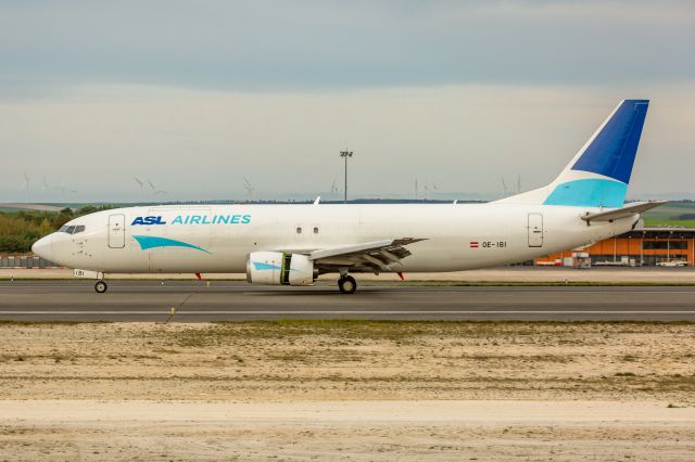 Boeing 737-700 (OE-IBI)