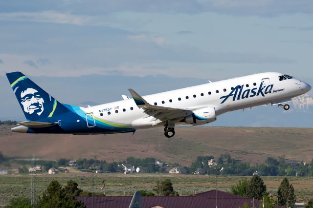 Embraer 170/175 (N178SY) - The new SkyWest/Alaska E175 in the new paint departing to PDX. a rel=nofollow href=http://www.airliners.net/open.file/2831042/L/http://www.airliners.net/open.file/2831042/L//a