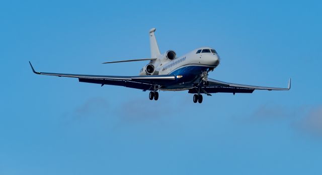 Dassault Falcon 7X (N107KG)