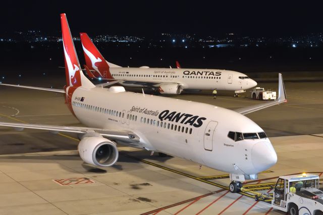 Boeing 737-800 (VH-VXR) - ADELAIDE AIRPORT, WEDNESDAY APRIL 27, 2022