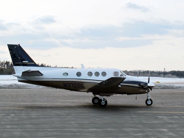 Beechcraft King Air 90 (N37200) - A very nice King Air 90. Flown over the Atlantic to the USA by Earl Covel, a highly experienced ferry pilot.