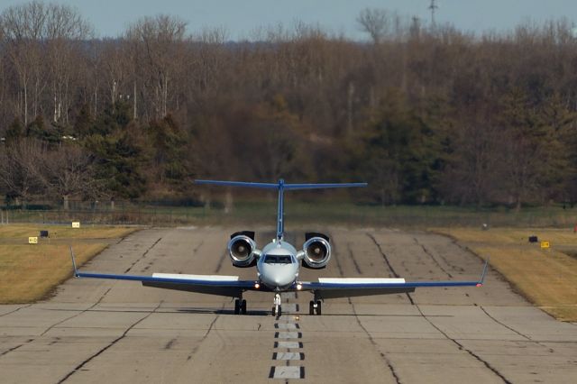 Gulfstream Aerospace Gulfstream IV (N1PG) - Gulfstream IV N1PG brakes hard after landing on 25 at KLUK.