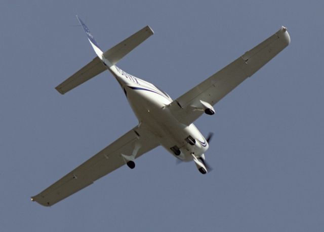 Cirrus SR-20 (N501TX) - DEPARTING KDSM FOR KMWO  Sun 10/23/22 15:57