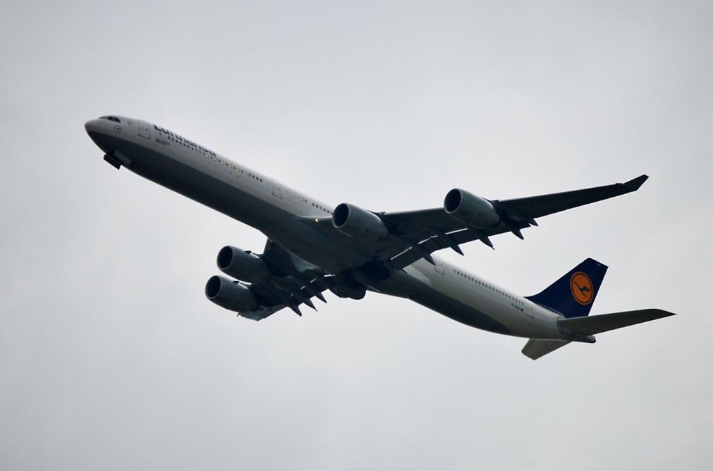 Airbus A340-600 (D-AIHB)