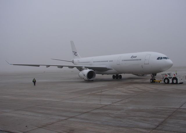 Airbus A330-300 (N771RD)