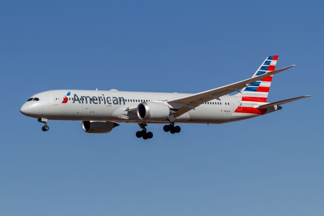 Boeing 787-9 Dreamliner (N836AA)