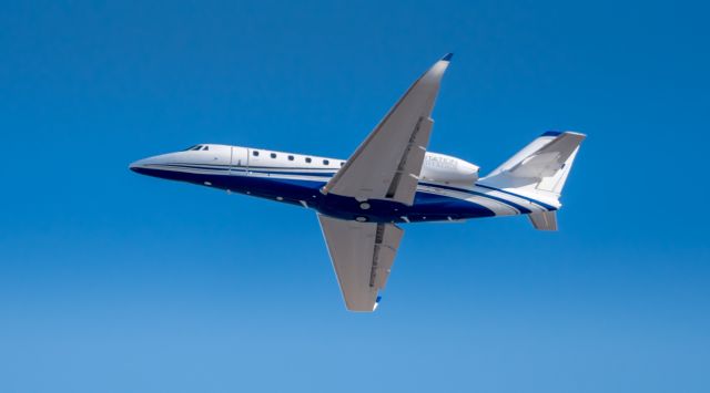 Cessna Citation Sovereign (N927GM) - An SJM Assets LLC C680 on approach to KHOU over Pearland