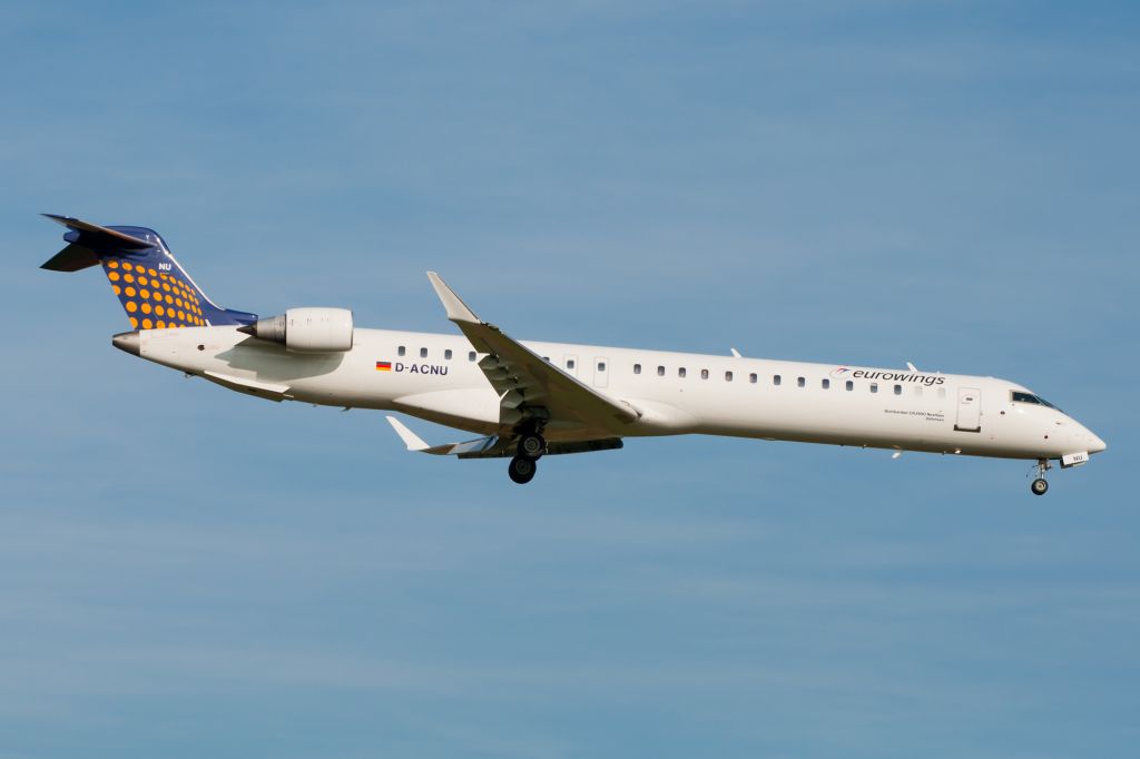 Canadair Regional Jet CRJ-900 (D-ACNU)