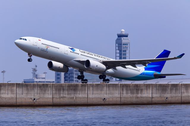 Airbus A330-300 (PK-GPW) - Airbus A330-343X/Garuda Indonesia/KIX