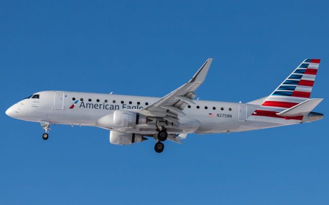 EMBRAER 175 (long wing) (N275NN)