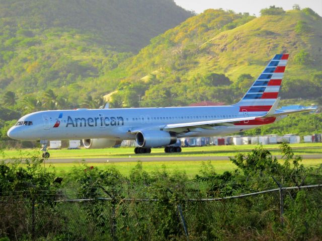 Boeing 757-200 (N172AJ)