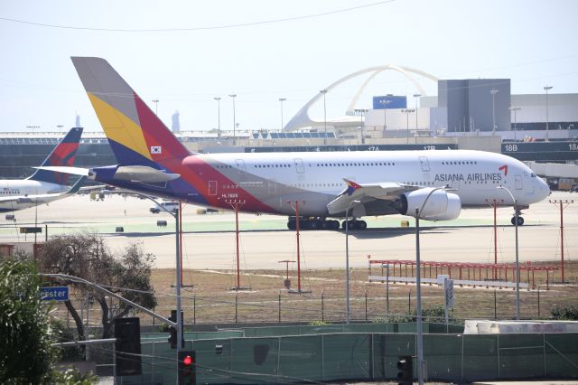 Airbus A380-800 (HL7626)