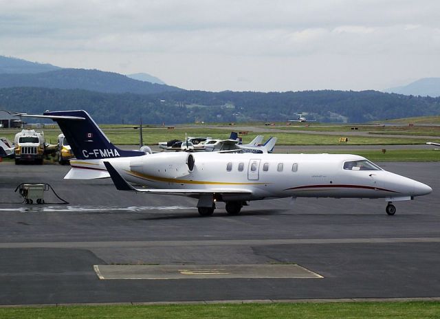 Learjet 45 (C-FMHA)