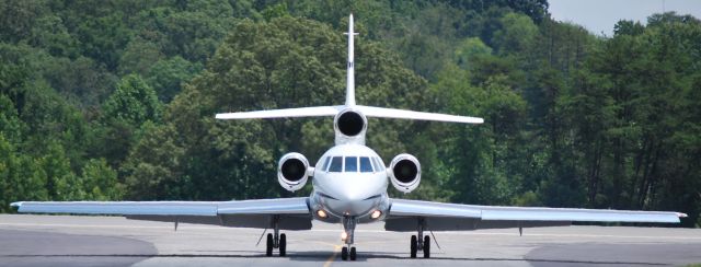 Dassault Falcon 50 (N503PQ) - UNITED AIRCRAFT HOLDINGS LLC arriving at KJQF - 7/22/09