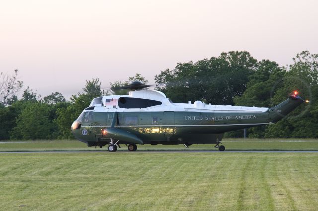 Sikorsky Sea King (15-9355) - There were many military helicopters at KFDK on this date due to the conclusion of the G-8 Conference at Camp David, about 30 miles to the northwest.  When the dignitaries left Camp David for their aircraft (at Dulles), a huge number of Secret Service personnel were routed through KFDK to points beyond.