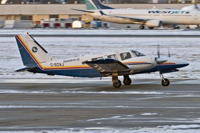 Piper Seneca (C-GZAJ) - The smaller airliner serving YVR
