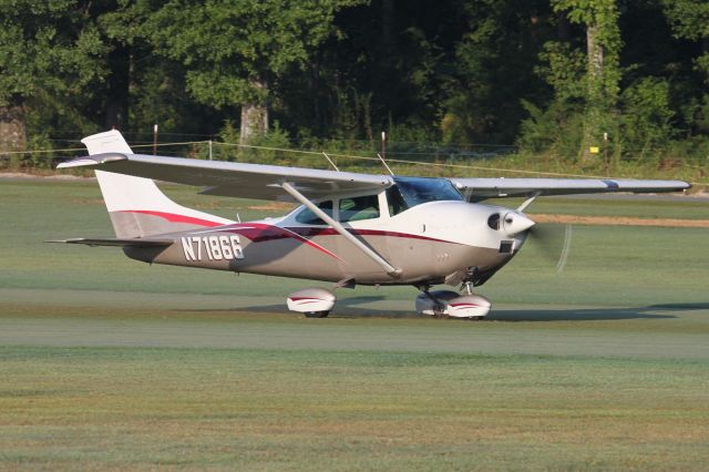 Cessna Skylane (N71866)