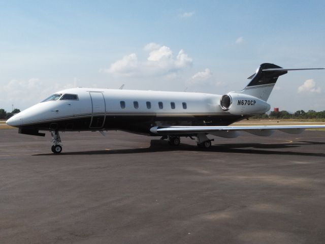 Bombardier Challenger 300 (N670CP) - #MHLM #PREMIEREXECUTIVE 