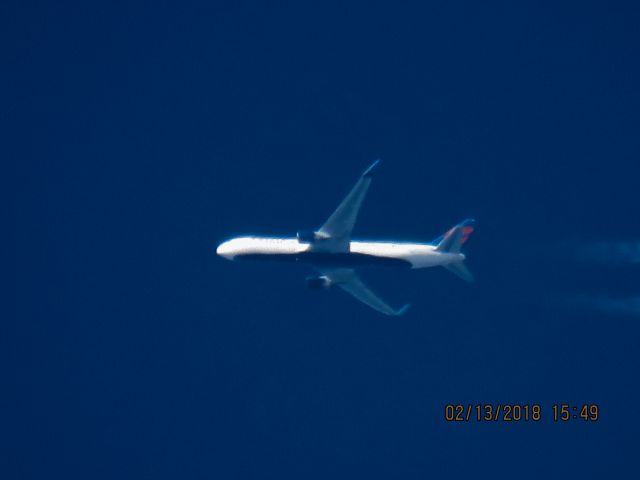 BOEING 767-300 (N193DN)