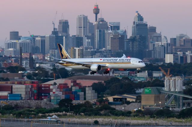 BOEING 787-10 Dreamliner (9V-SCC) - SQ241/SIA241 fr. Singapore SYD/YSSY 28/04/2019